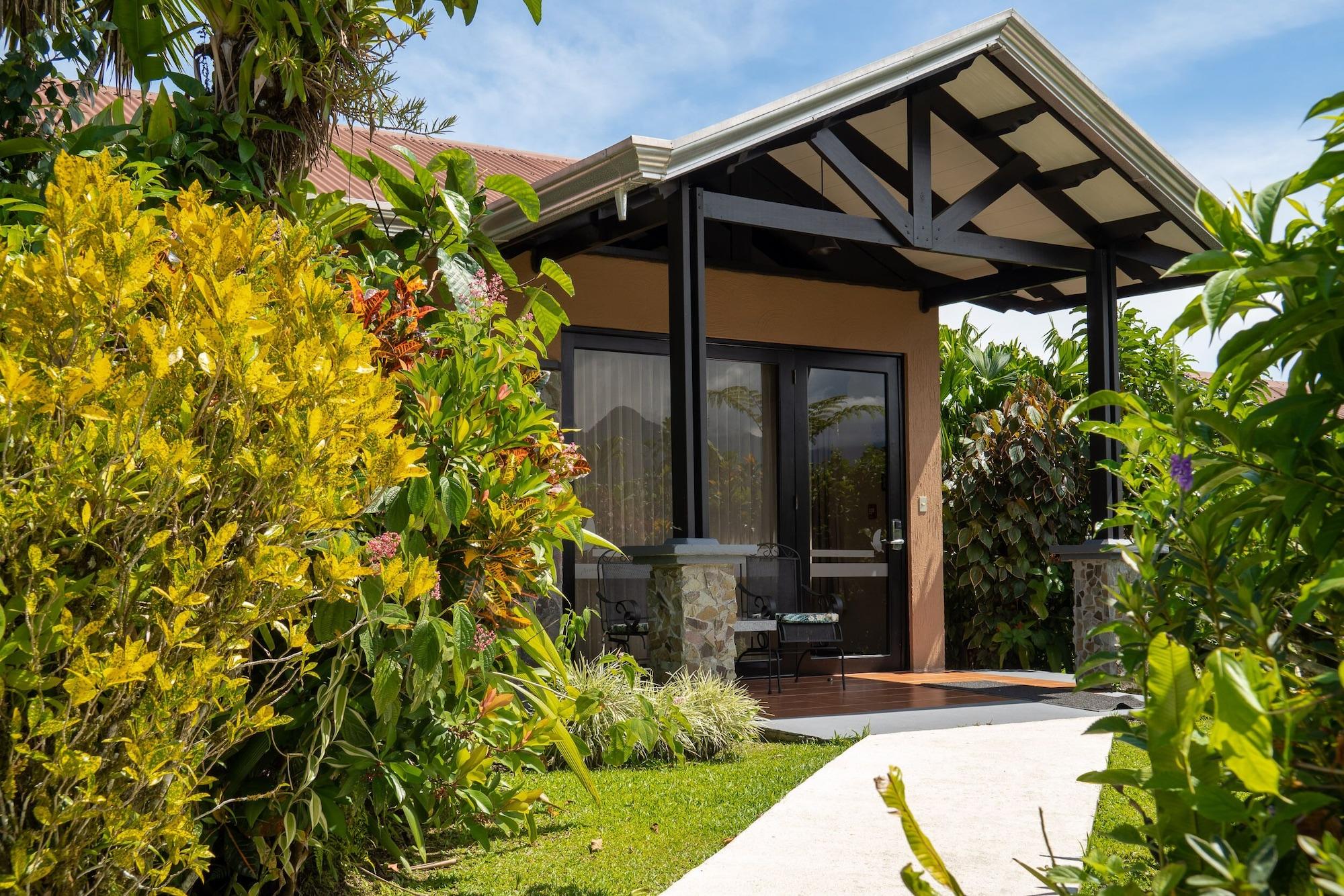 Hotel Arenal Springs Resort & Spa La Fortuna Eksteriør bilde A villa at the resort